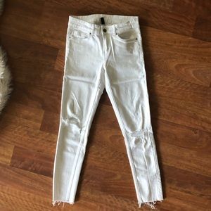 White distressed jeans